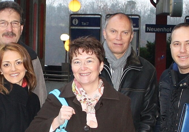 Die Projektverantwortlichen (v.l.): Werkhofleiter Max Caironi, Sozialarbeiterin Natasa Piljagic, Leiterin Soziale Dienste Cornelia Spadanuda, Gemeinderat Andreas Muff und Gemeindeschreiber Raffaele Briamonte. Foto: se