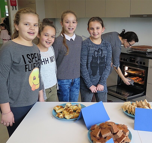 Küchenschlacht Krela, Ana, Ernesa und Lorisa haben gebacken.
