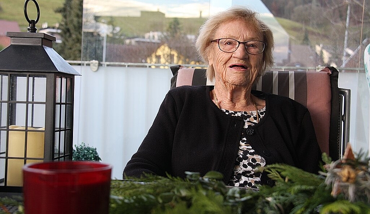 Die Neuenhoferin <em>Marie Zobrist feiert am 17. Januar ihren 90. Geburtstag. Sie fühle sich wohl im Chrüzliberg-Quartier. </em><em>Melanie Borter</em>