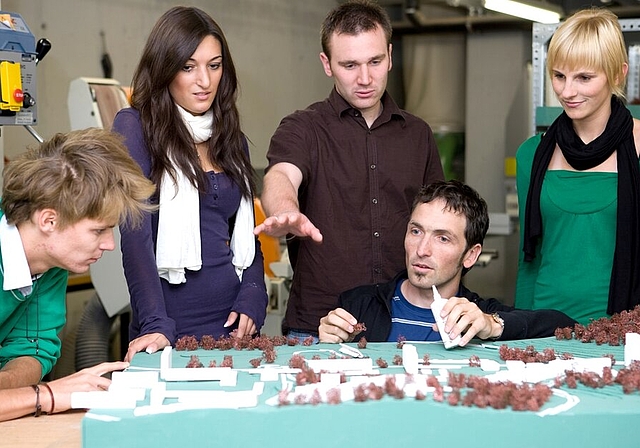 Studierende der Hochschule für Technik in Rapperswil haben sich mit der Wettinger Raum- und Verkehrsplanung befasst. Foto: zVg