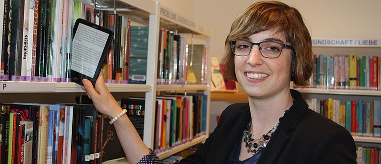 Susanne Keller hat die Bibliotheksleitung Ende März 2015 übernommen. Sie will künftig die Zusammenarbeit mit Schulen und Kindergärten stärken. Foto: se