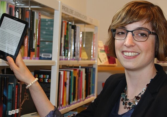Susanne Keller hat die Bibliotheksleitung Ende März 2015 übernommen. Sie will künftig die Zusammenarbeit mit Schulen und Kindergärten stärken. Foto: se
