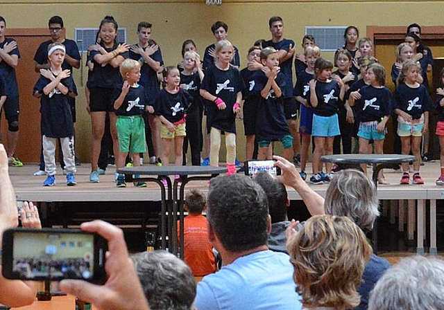 Zum 50-Jahr-Jubiläum gibts eine Show: Die Jugi-Kinder in Aktion. Tristan Scherer
