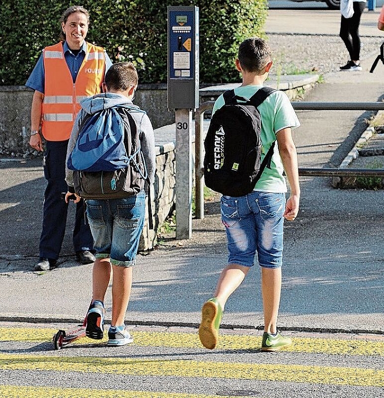 Polizistin Sabine Richner schult Schüler nicht nur im Verkehr. Melanie Bär/Archiv