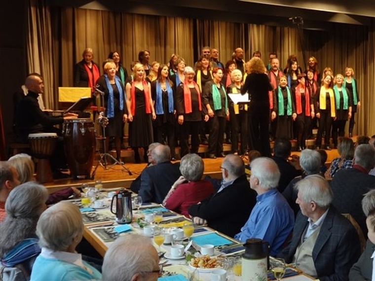 Die Sängerinnen und Sänger des Gospel-Chors gaben ihr Bestes. Foto: zVg