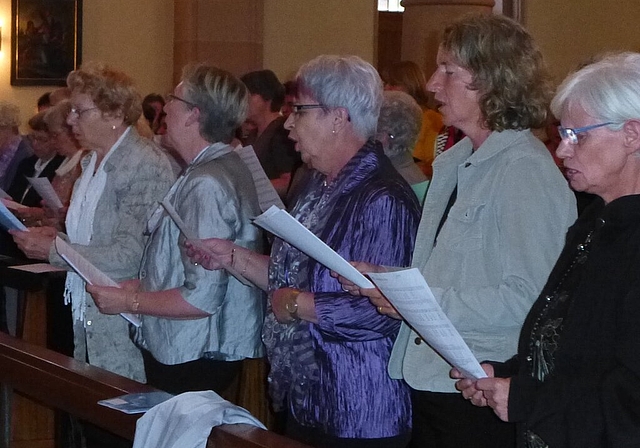 180 Stimmen begleiteten den Gottesdienst im St. Sebastian. Foto: lm