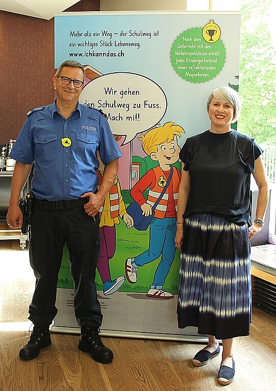 Stadtpolizist Martin Gilgen (mit dem Magnetorden) und Karin Fleischer von Badenmobil. Rahel Bühler