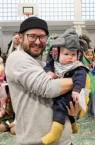 Chlinschte Böög: Malou misst 65 cm (mit Papi).