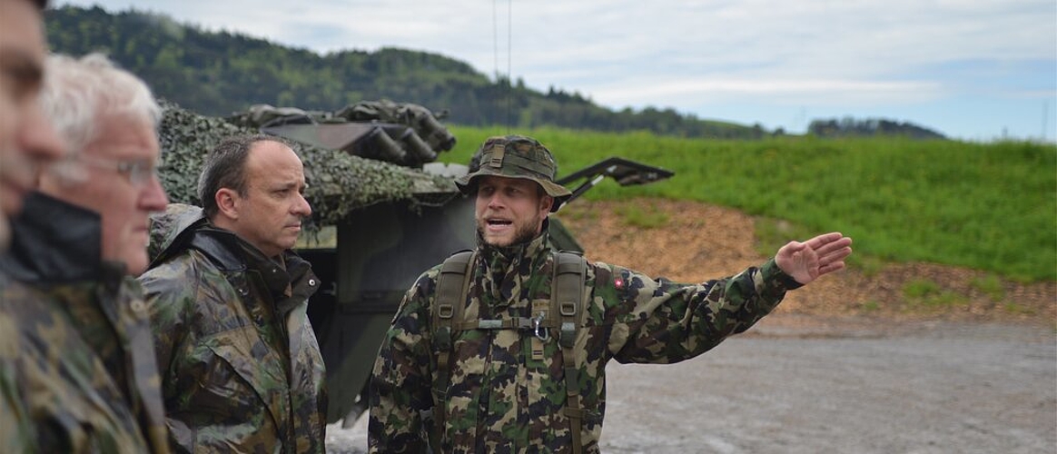 Als höchster Aargauer besuchteMarkus Dieth auch Militäranlässe.
