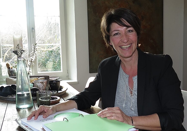 OK-Mitglied Franziska Arnold bei sich zu Hause. Sie lebt Nachhaltigkeit auch privat und im eigenen Betrieb. Foto: Mü