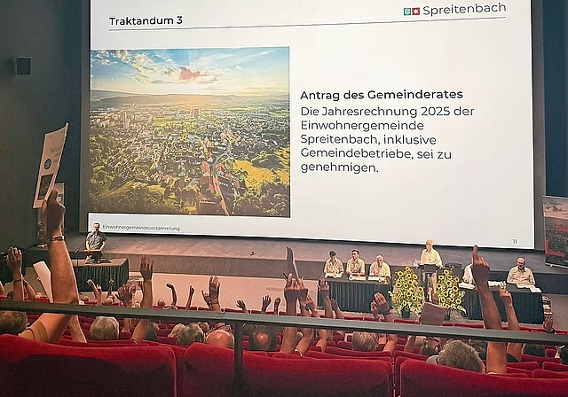 Premiere im Kino: Die Stimmberechtigten stimmen im Kinosaal über die Geschäfte ab.  zVg