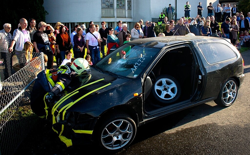 Besonders die Unfallszene, bei der eine eingeklemmte Puppe stabilisiert werden musste, begeisterte die Zuschauer.
