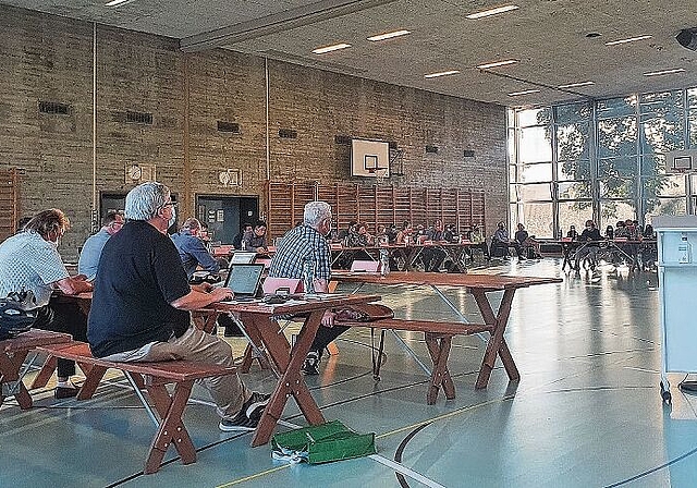 Ein anderer Tagungsort: Die Turnhalle Margeläcker. (Bild: Robin Schwarz)
