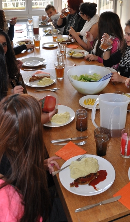 Mittagstische ab neuem Schuljahr unter Leitung der Firma Kidéal AG.Archiv