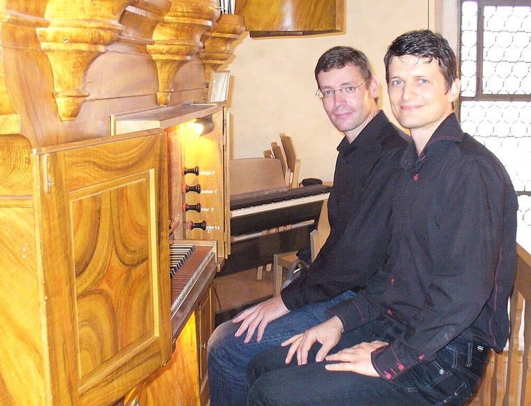 Eric Maier und Boyan Kolarov spielen Orgel. Foto: zVg