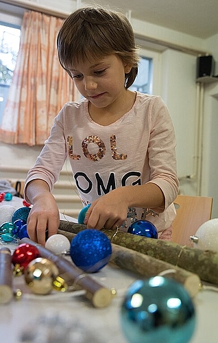 Bunte Kugeln <em>für den Türschmuck.</em>
