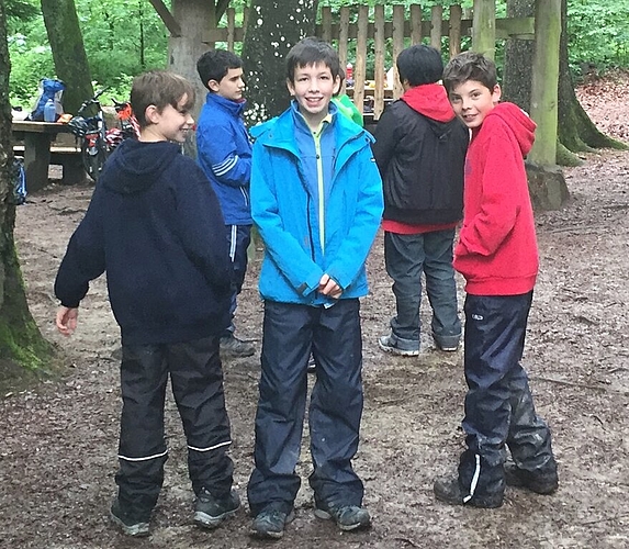 Trotz Regen viel Spass im Wald ...
