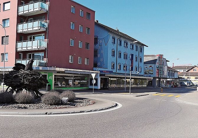 Ab Spätherbst soll Wettingens Hauptverkehrsachse vom «Rabenkreisel» bis zur Grenze zu Baden saniert werden.   CH Media/Archiv