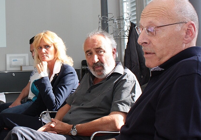 Interessengemeinschaft André Guillet (r.), Rolf Widmer und Susanne Schläpfer an der Medienkonferenz in Windisch.Foto: bär
