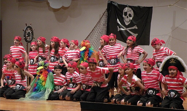 Die Klasse 3a hat ein Theaterstück um den Piraten Pitt aufgeführt. Foto: zVg