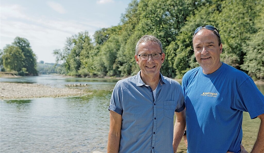 Mit Landammann Urs Hofmann an der AZ-Wanderung am Wasserschloss.
