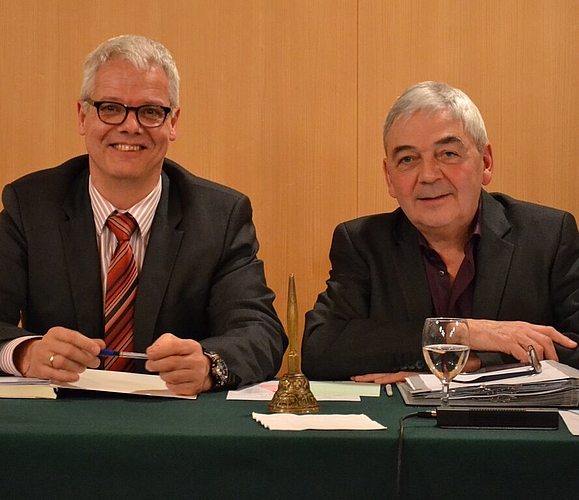 Fleissig wurden Wahlzettel ausgefüllt. Fotos: ll