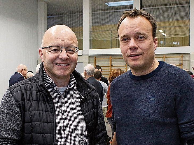 Pascal Renaud (l.) übernimmt von Thomas Zollinger das Präsidialamt der Finanzkommission. bär