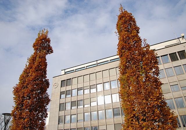 Um Platz für das neue Gemeindebüro  zu haben, wird die Polizei ins EW-Gebäude einziehen.  Foto: Archiv