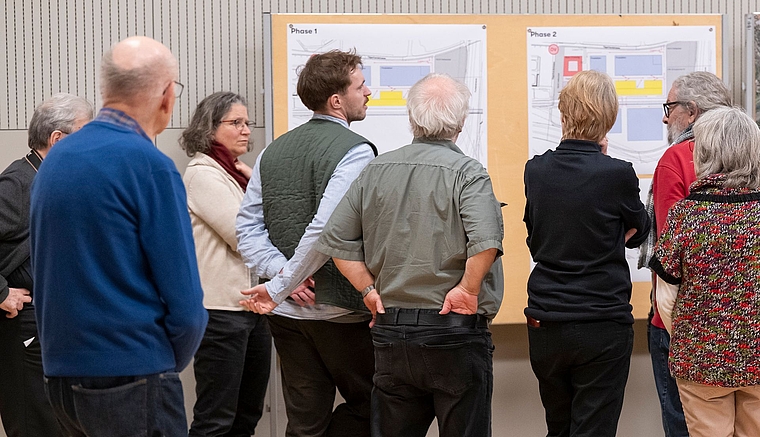 Rund 80 interessierte Wettingerinnen und                Wettinger informierten sich am Gemeindeanlass.Alex Spichale