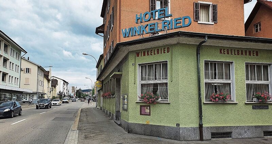 An bester Lage direkt an der Landstrasse findet man das «Winkelried». (Bilder: Robin Schwarz)
