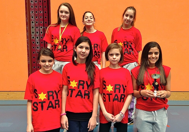 V.l.: Marilena, Medina, Gloria, Claudia, Jasmin, Ana, Hemilly. Foto: zVg