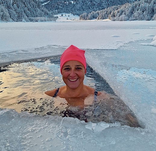Die Würenloserin Christina Kolb-Kambanis im Obersee im Glarnerland. zVg