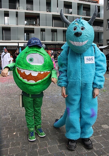 Colin (6) und Louis (9) aus Wettingen als Mike und Sully der Monster AG.
