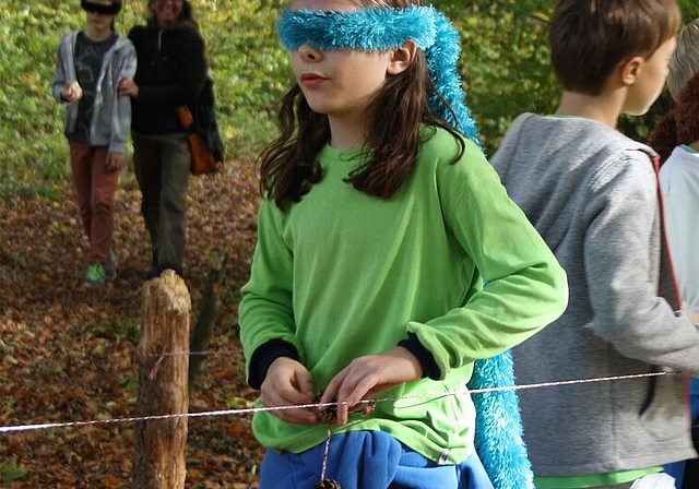 36 Kinder entdeckten an der Schnitzeljagd den Würenloser Wald.Foto: se