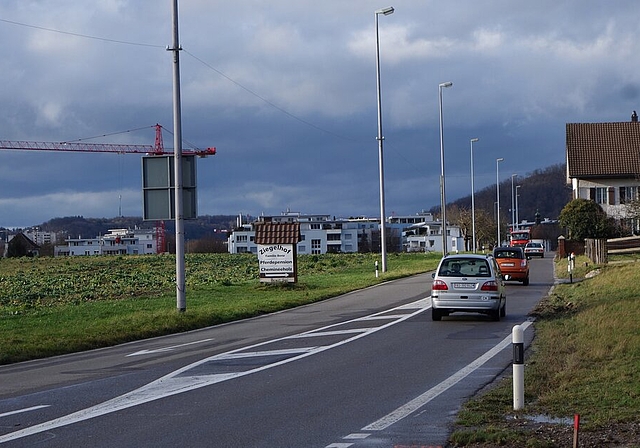 Die Landstrasse wird im Osten von Wettingen um eine Spur erweitert. Foto: DM