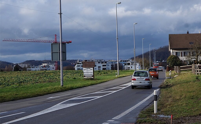 Die Landstrasse wird im Osten von Wettingen um eine Spur erweitert. Foto: DM