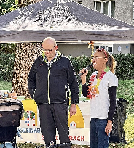 Gemeinderat Beat Frei und Bereichsleiterin Jugendarbeit, Jelena Perez, bei der Eröffnungsansprache. Gemeinderat Beat Frei und Bereichsleiterin Jugendarbeit, Jelena Perez, bei der Eröffnungsansprache.