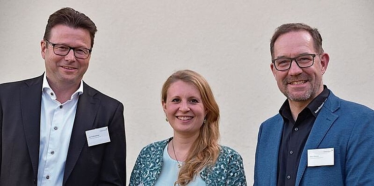 Gaben Prognose ab: Die Finanzexperten der Credit Suisse Rolf Wolfensberger, Leiter Firmenkunden Baden/Brugg, und Franziska Fischer, Ökonomin, mit Mario Widmer vom Vorstand HGV Wettingen. Stefan Biedermann