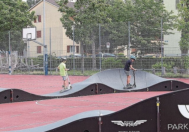 Während der Sommerferien wurde beim Schulhaus Altenburg ein Pumptrack realisiert.Rahel Bühler/Archiv