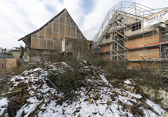 Im Oktober 2018 liess die Bauherrin Teile des schützenswerten Murihofs abreissen. Im März 2020 reichte sie bei der Gemeinde ein Gesuch für einen Ersatzneubau ein. Das ist nun sistiert. Alex Spichale/CH Media
