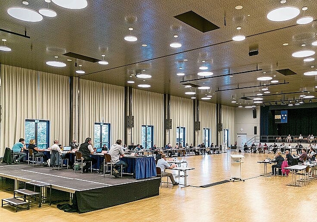 Der Wettinger Einwohnerrat tagte wiederum im «Tägi». Die Sitzung ging bis weit nach Mitternacht.  Sandra Ardizzone/Archiv