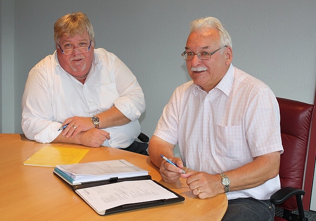Gemeindeschreiber Marcel Muther und Peter Richiger, Abteilungsleiter Bau.  cfr
