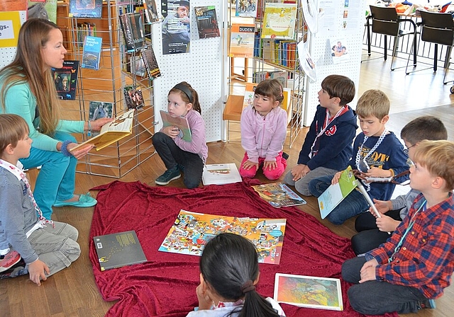 Kindergartenführung in der Gemeindebibliothek Wettingen. Foto: zVgJosef Wetzel. Foto: Moritz BruggisserMilena Moser. Foto: Katharina Lütscher