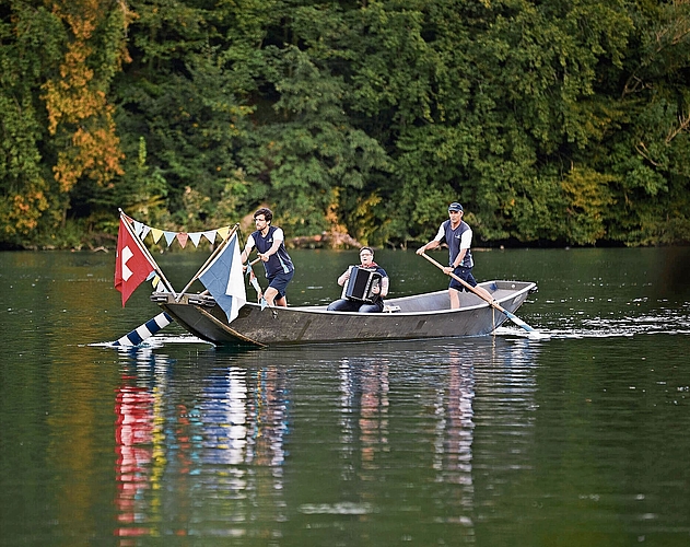 Böötle auf der Limmat mit musikalischer Unterhaltung. zVg