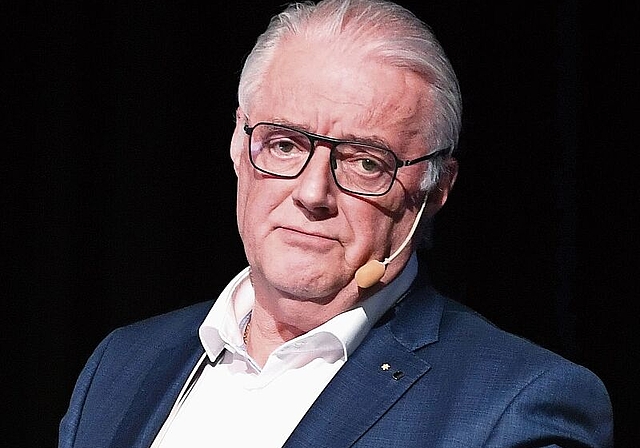 Roland Kuster (62), seit 2017 Gemeindeammann, zuvor 9 Jahre Gemeinderat, stellt sich nochmals zur Wahl. Im Bild an der Podiumsdiskussion anlässlich der Präsentation des Räumlichen Entwicklungsleitbilds (REL) am Montag im Tägi. (Bild: Alexander Wa
