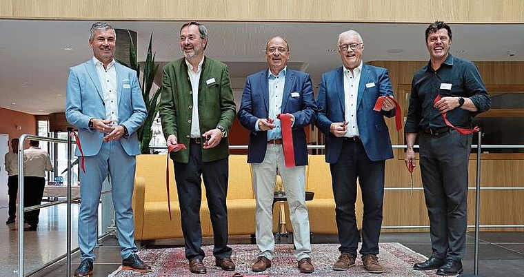 Eröffnung des neuen Alterszentrums St. Bernhard (v.l.) Claudio Arnold, Sepp Meyer, Markus Dieth, Roland Kuster und Peter Wyss. Corinne Bürki
