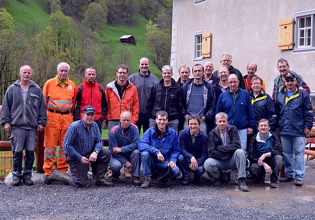 Die Mitglieder der Männerriege STV Wettingen halfen an einem gemeinnützigen Arbeitseinsatz in Schwendi. Foto: zVg