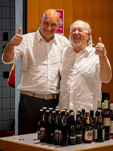 Roger Lüssi (l.) und Hans Peter Elsässer verwöhnen die Gäste kulinarisch.