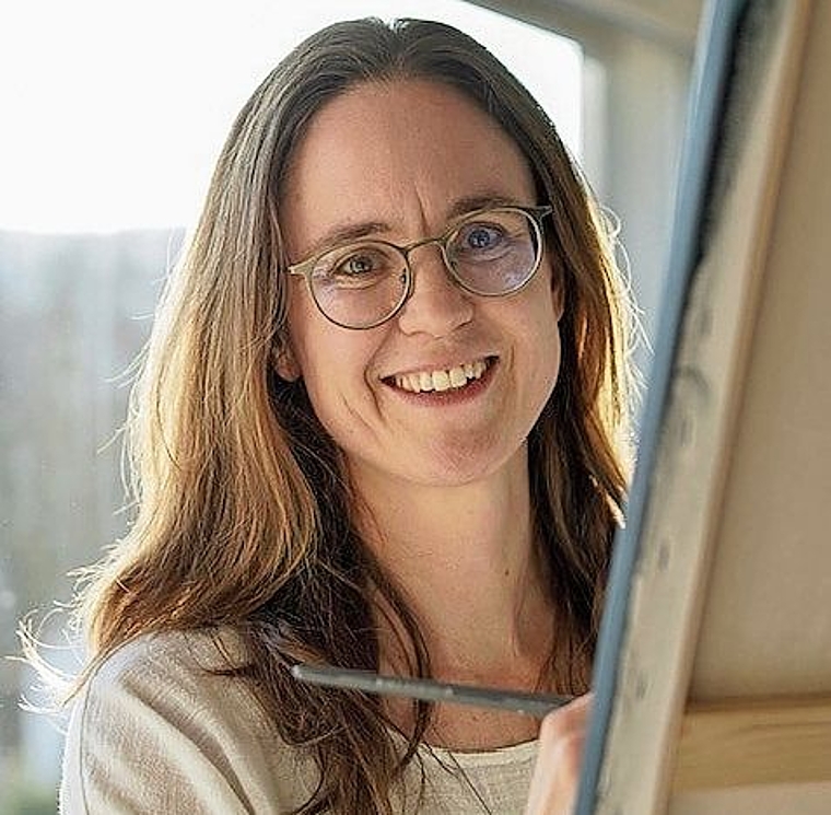 Tina Fischer findet Kraft im Malen.  zVg
