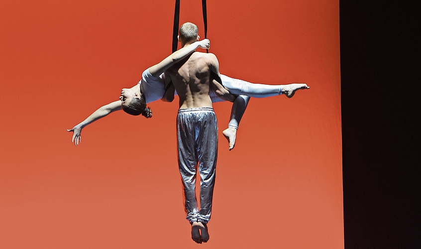 Eleganz am Seil: Sie schweben über die Bühne. zVg